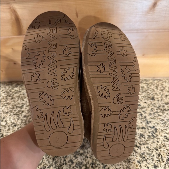 BearPaw Girls Size 2 Cozy Brown Suede Fur-Lined Boots - Picture 9 of 9